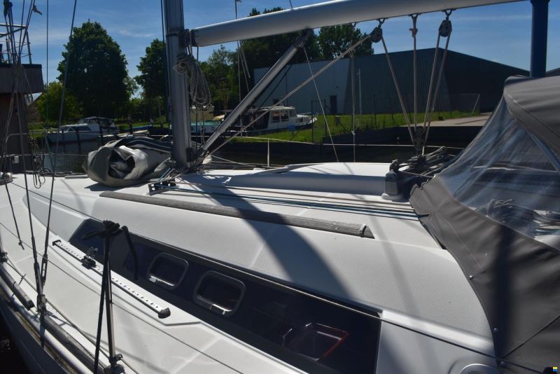 Beneteau Oceanis 37