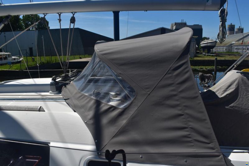 Beneteau Oceanis 37