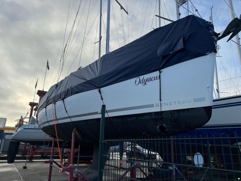 Beneteau Oceanis 37