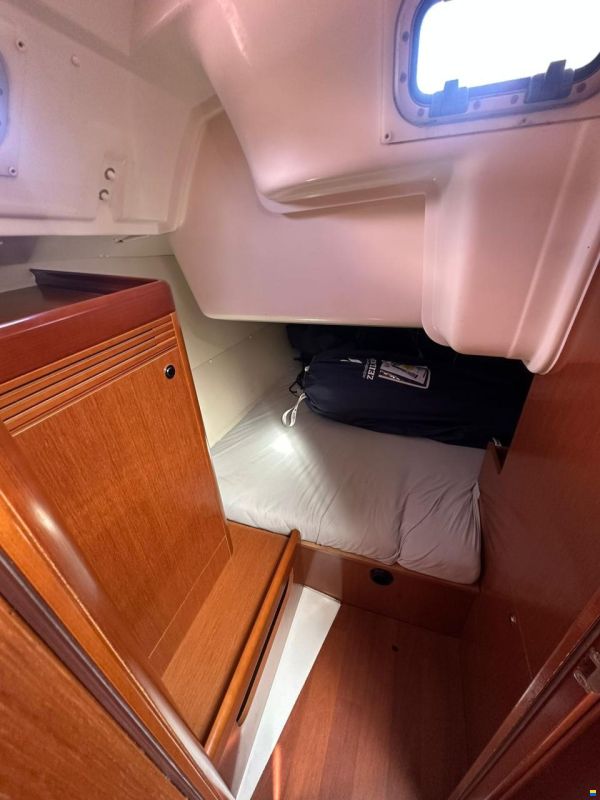 Beneteau Oceanis 37