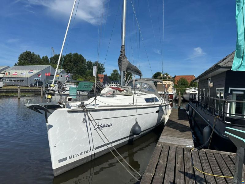 Beneteau Oceanis 37