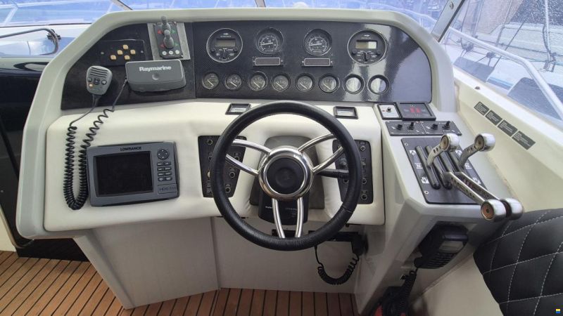 Sunseeker 38 Martinique