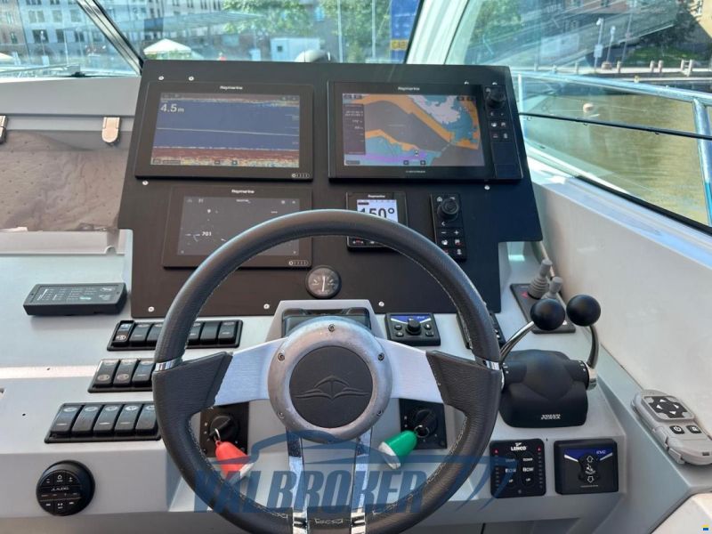 Sealine SC 38