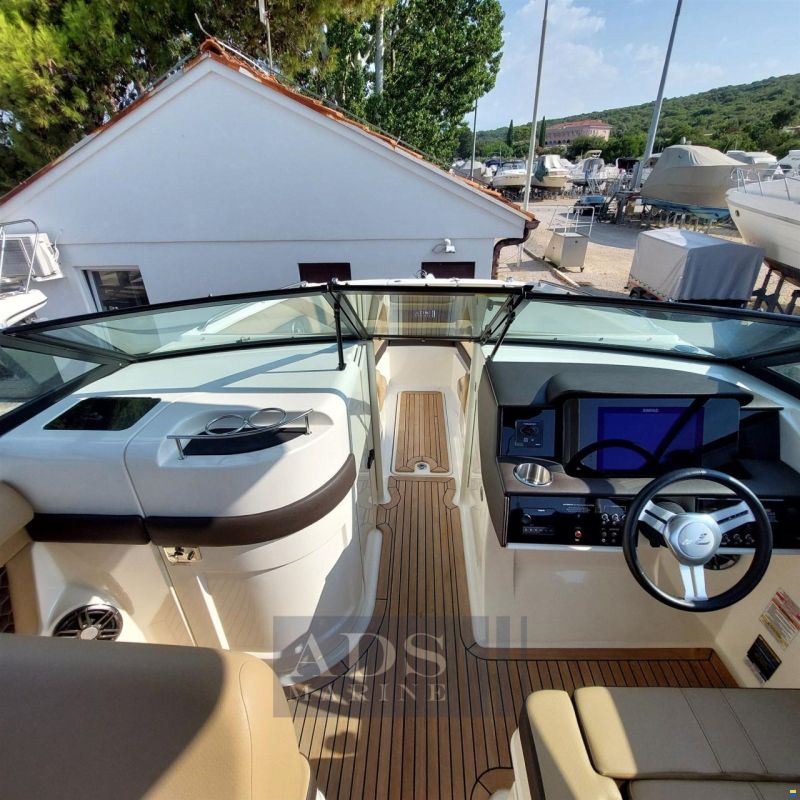 Sea Ray 270 SDX