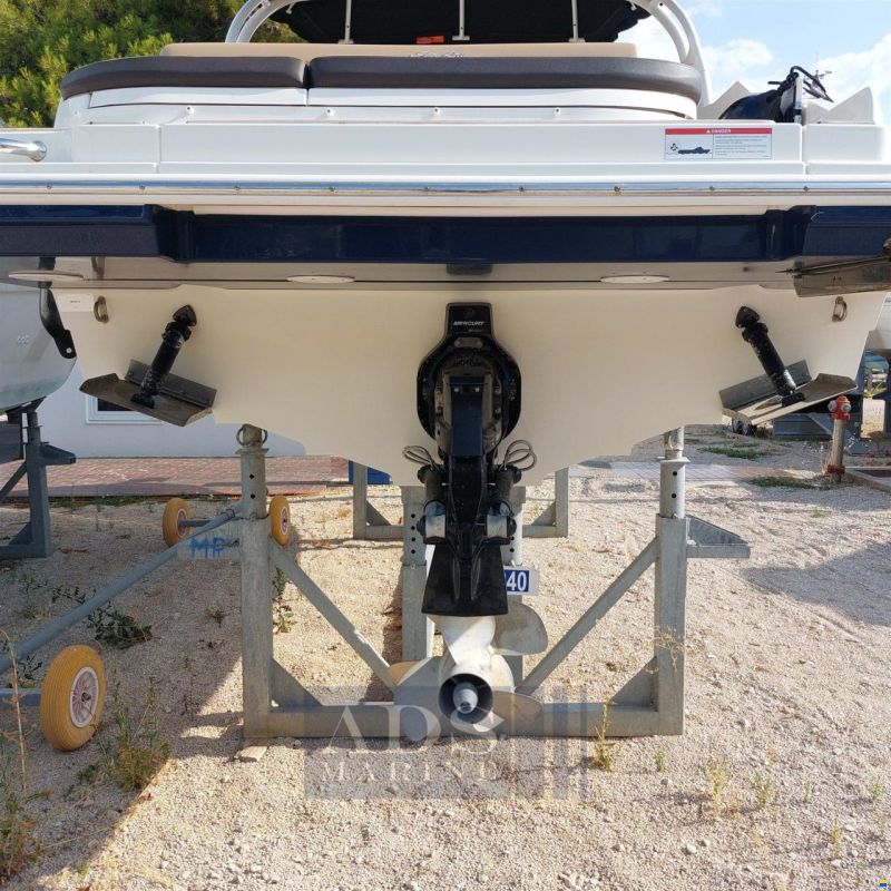 Sea Ray 270 SDX