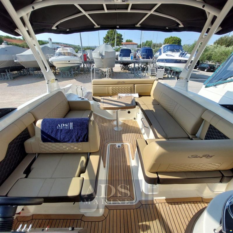 Sea Ray 270 SDX