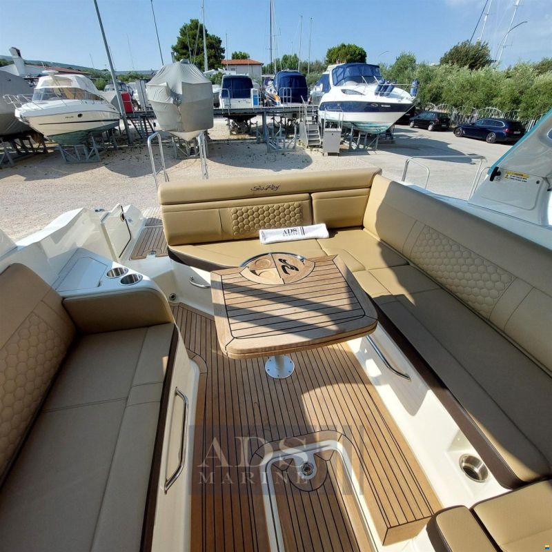 Sea Ray 270 SDX