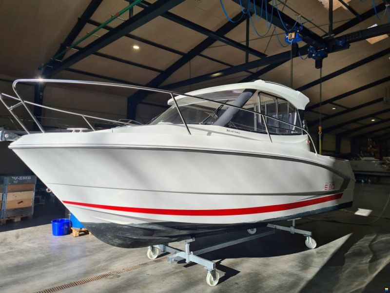 Beneteua Antares 6.80 - Yamaha F115