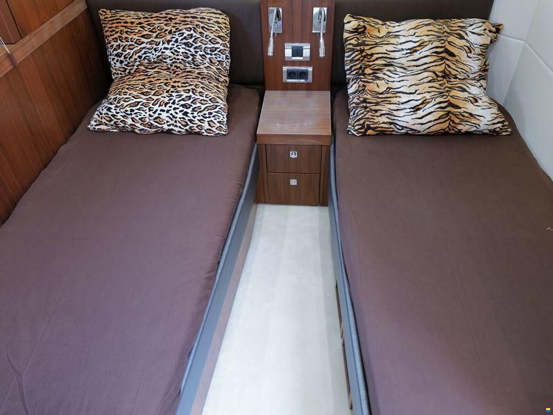 Sunseeker Manhattan 53