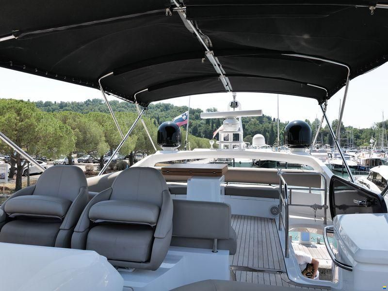 Sunseeker Manhattan 53