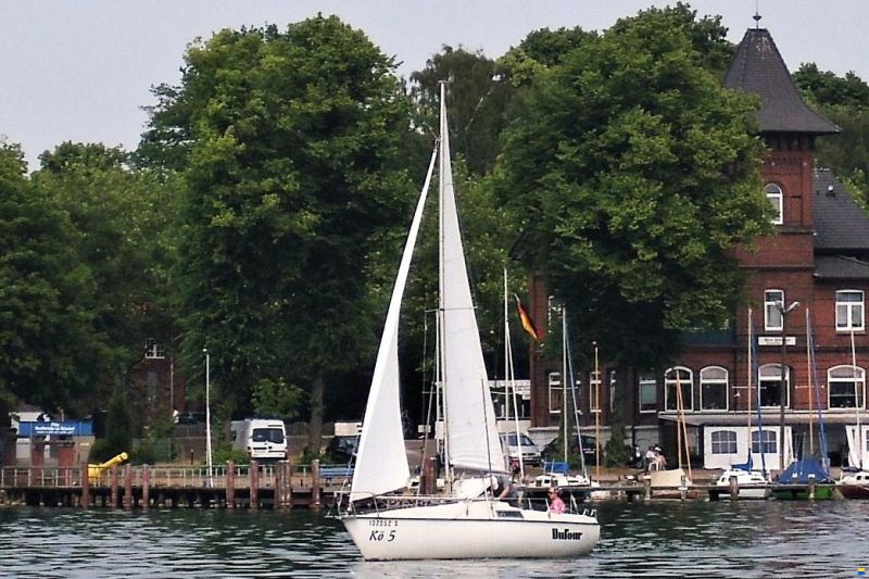 Dufour T6