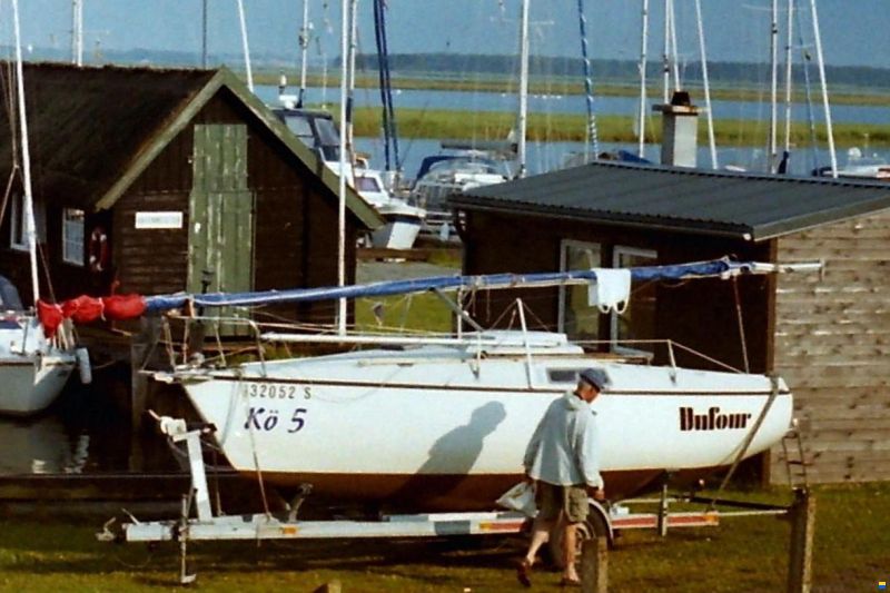 Dufour T6