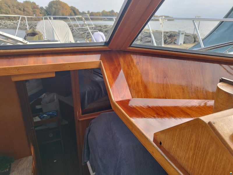 President Yachts International 37