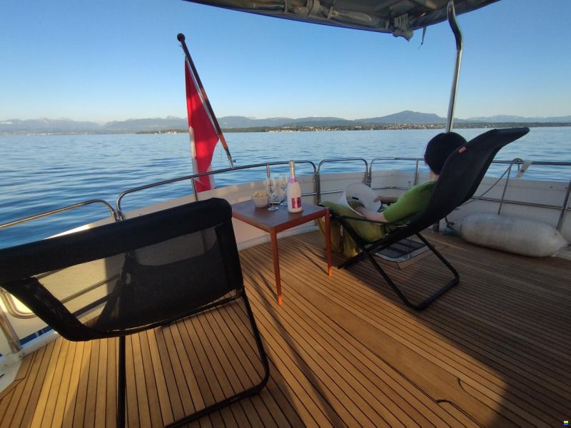 President Yachts International 37