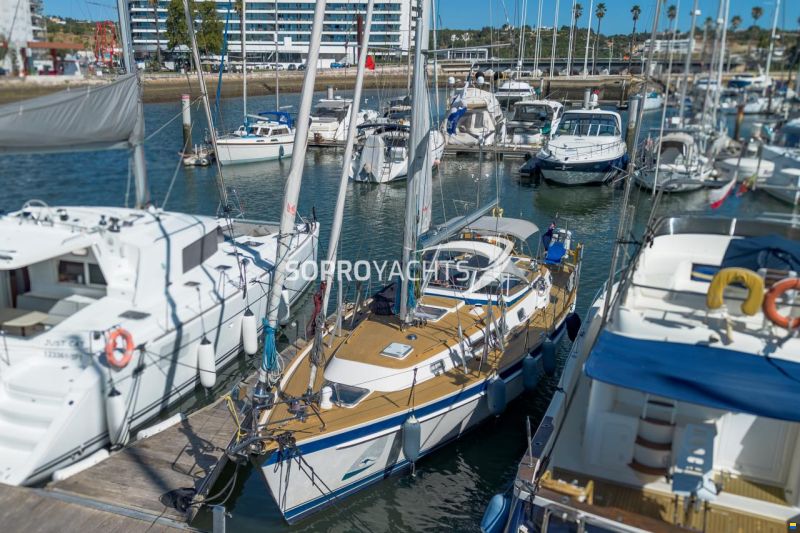 Hallberg-Rassy 43
