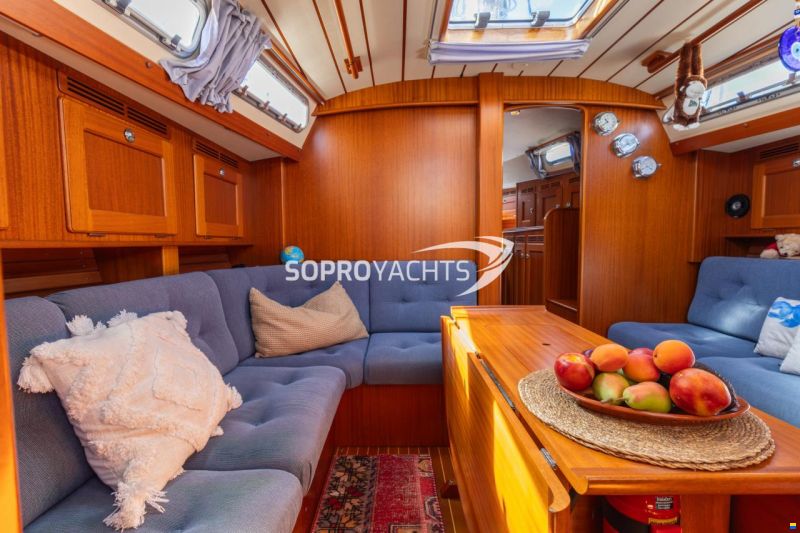 Hallberg-Rassy 43