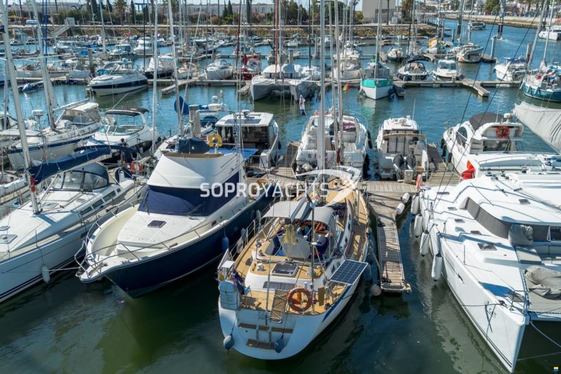 Hallberg-Rassy 43