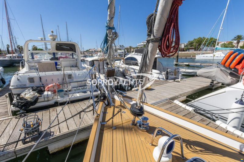 Hallberg-Rassy 43