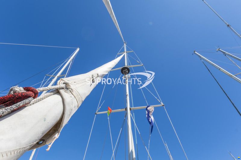 Hallberg-Rassy 43