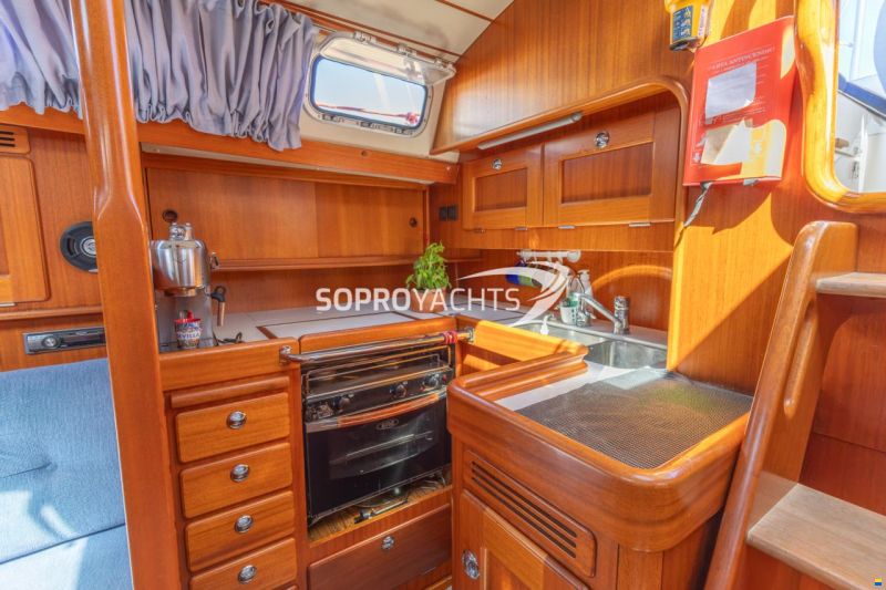 Hallberg-Rassy 43