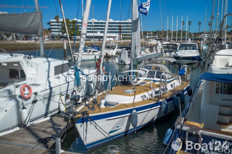 Hallberg-Rassy 43