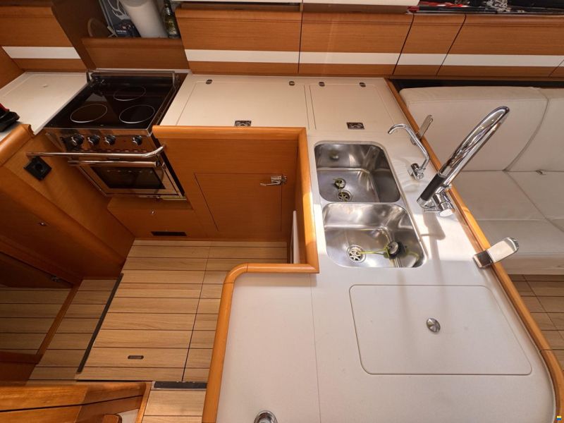 Jeanneau 57