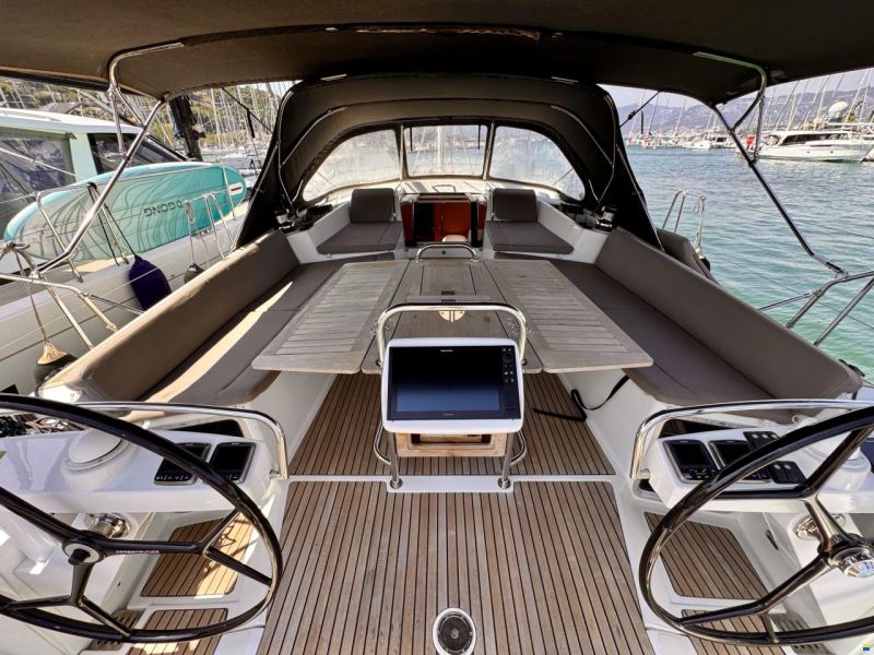 Jeanneau 57
