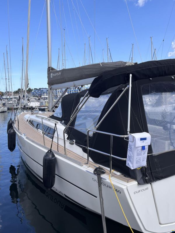 Dufour 360