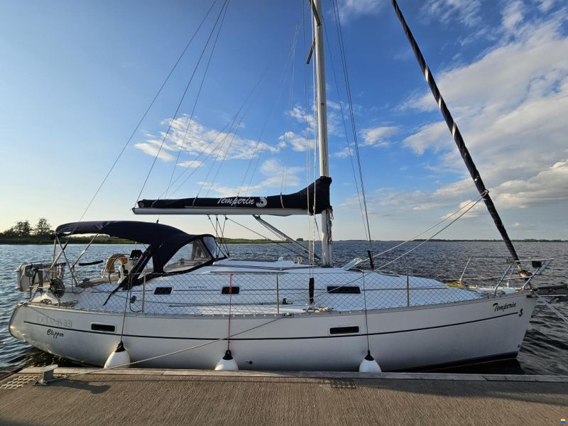 Beneteau Oceanis Clipper 331