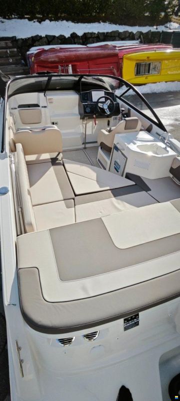 Bayliner VR6 CUDDY OUTBOARD