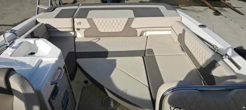 Bayliner VR6 CUDDY OUTBOARD