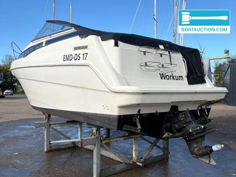 Bayliner 2355