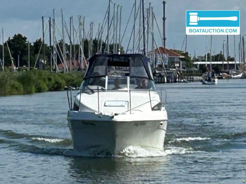 Bayliner 2355