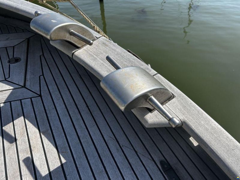 Lemsteraak Witte Eend - Roefuitvoering Hoek Design