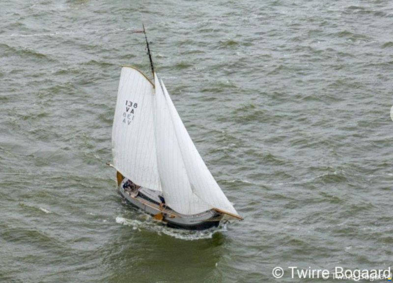 Lemsteraak Witte Eend - Roefuitvoering Hoek Design