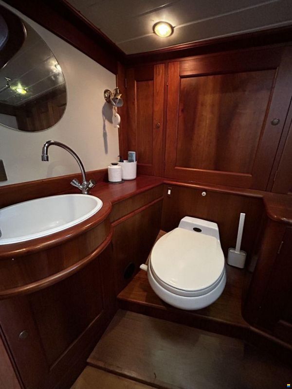 Lemsteraak Witte Eend - Roefuitvoering Hoek Design