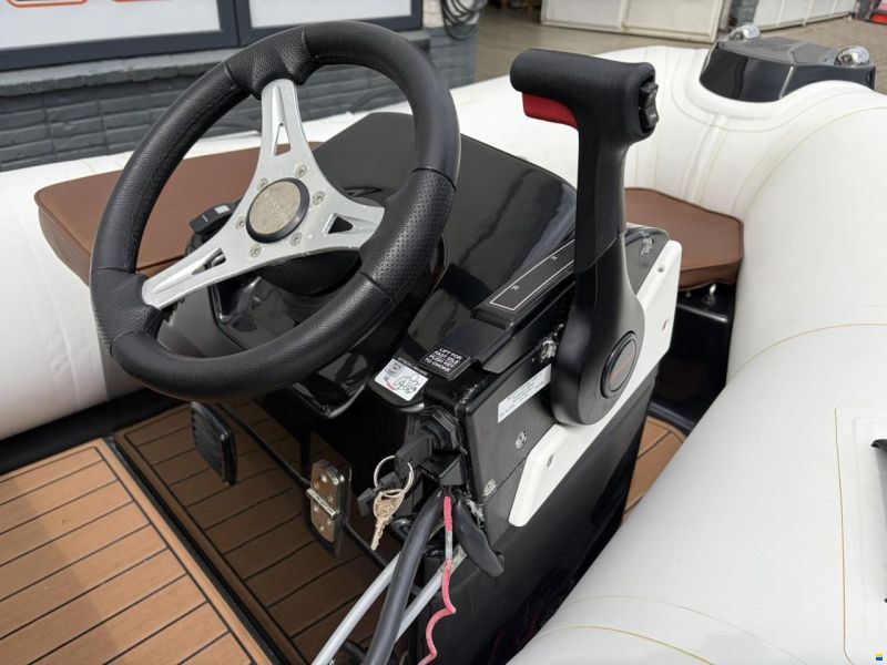 Brig Inflatable Boats Falcon 330 de Luxe