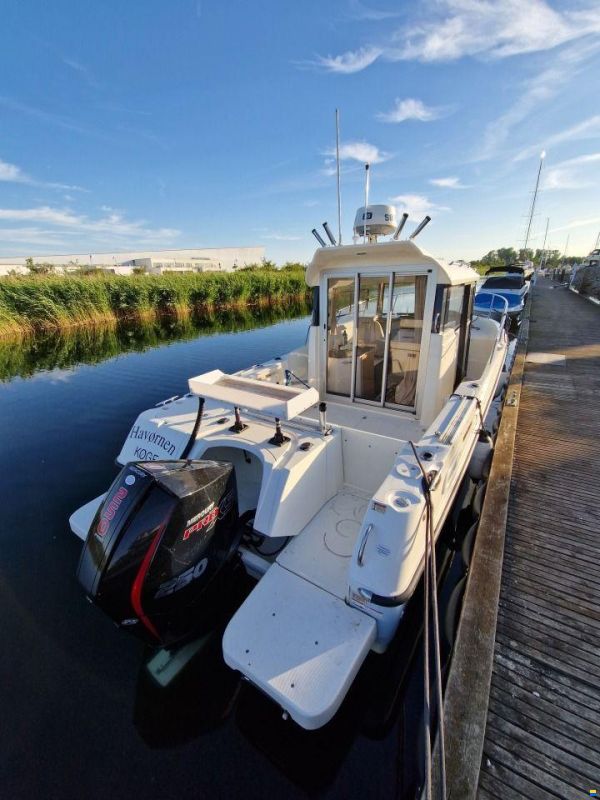 Quicksilver 755 pilothouse