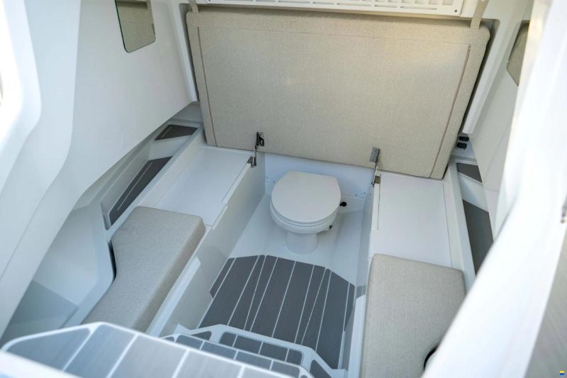 Wellcraft 28 T-Top