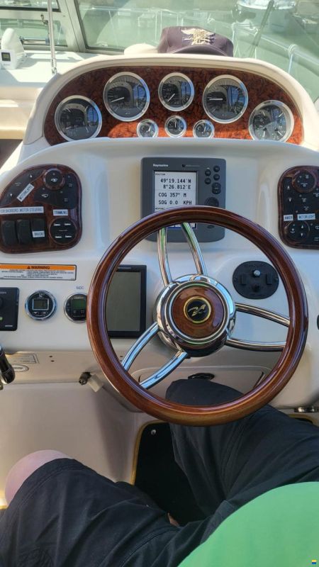 Sea Ray 335 Sundancer