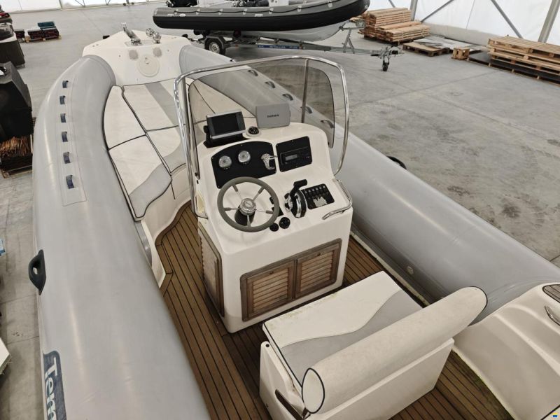 Capelli Tempest 750