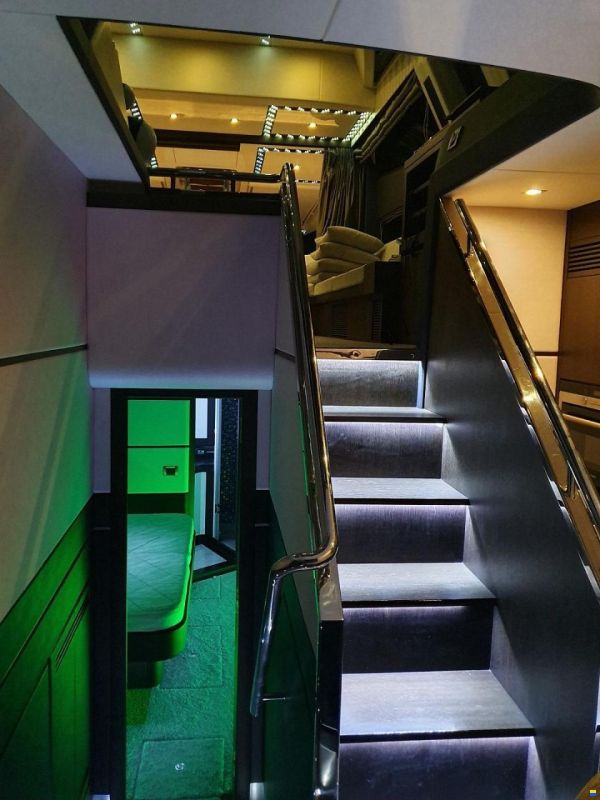 Galeon 700 Skydeck