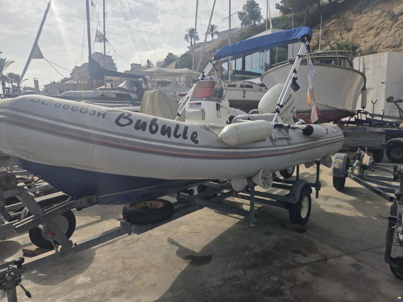 Zodiac Barco à motor