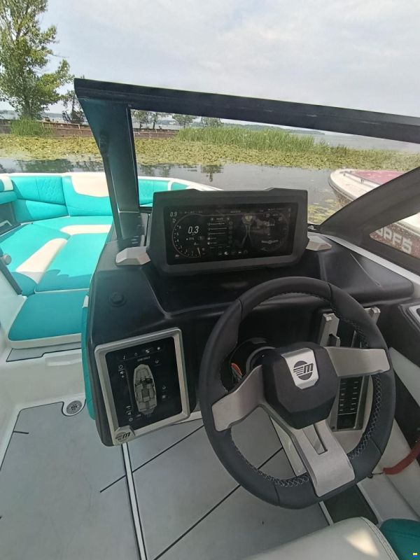 Malibu M220