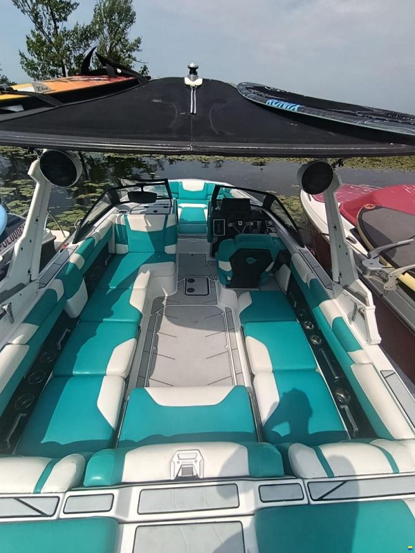 Malibu M220