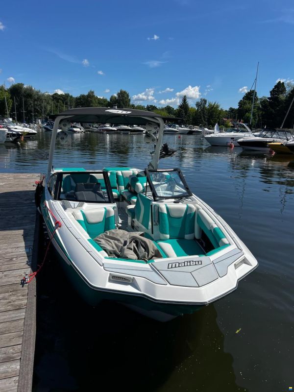 Malibu M220
