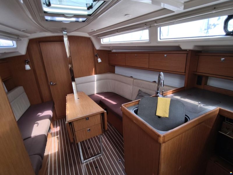 Bavaria 34 cruiser