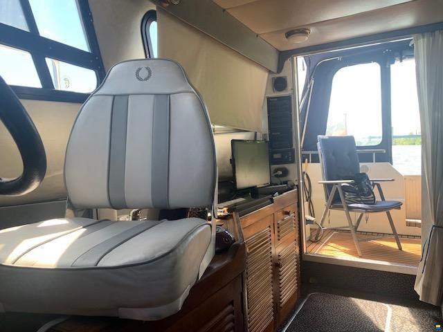 Sealine 305