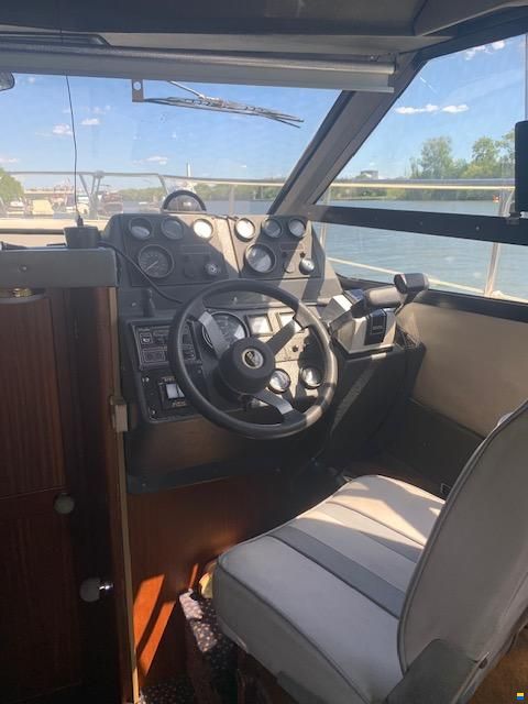 Sealine 305