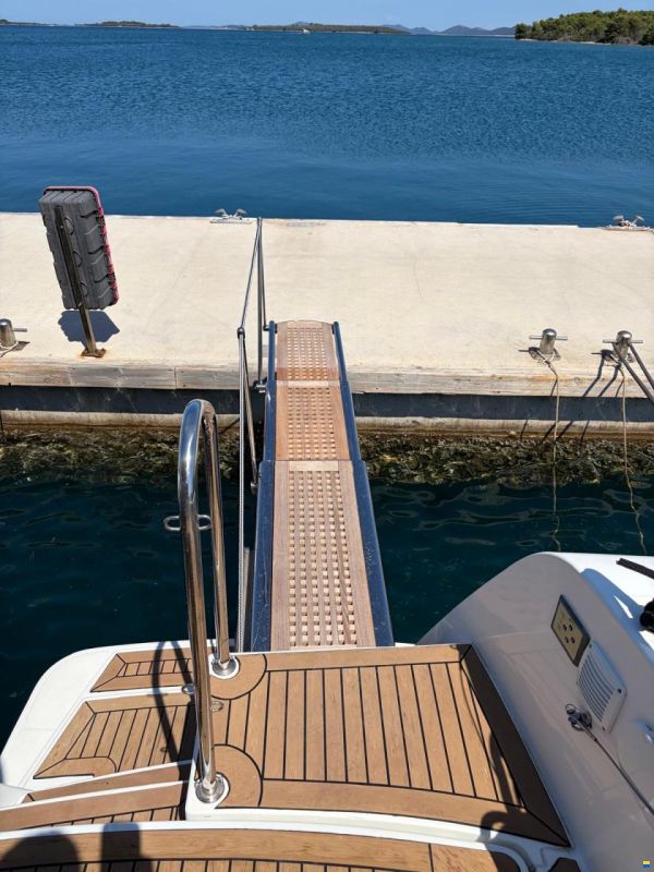 Lagoon 40 Motor Yacht